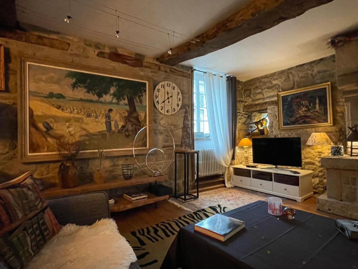 Appartement De 1634 Avec Balcon Au Sud Sur Jardin En Plein Coeur Historique เทรกิเยร์ ภายนอก รูปภาพ